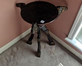 CAMEL HEAD STOOL