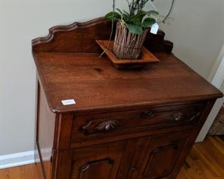 OLD COMMODE