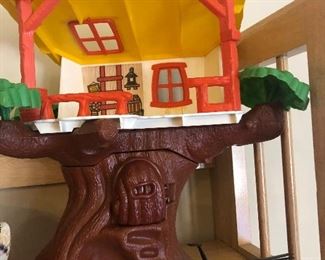 Toys tree house 