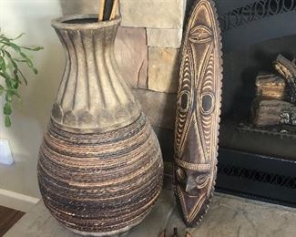 Incredible Australian vase and dart hunting set 