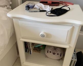 $95 / Second night stand in good condition. No visible marks.