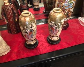 lots of asian pottery. 