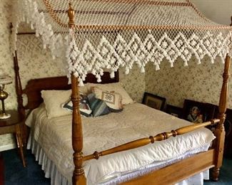 Lovely canopy bed