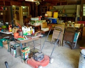 nice large workshop with lots of stuff to dig out! Many surprises!