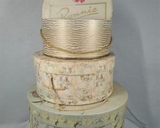 hat boxes in 3 sizes