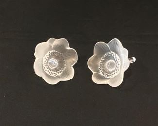 2 Beautiful Lalique Anemore Flower Paperweights 
