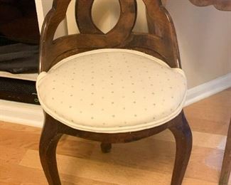 Lot #809 - $ 140 - Antique Vanity Stool / Small Stool / Chair