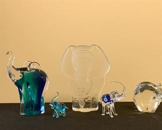 Lot #859 - $45 - Lot of 5 Art Glass Elephants