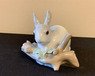 Lot #870 - $20 - Lladro Rabbit Figurine
