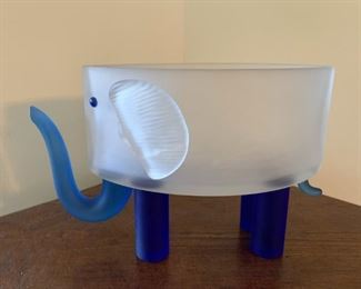 Lot #946 - $125 - Art Glass Elephant Bowl, Borowski Glass Studio 
