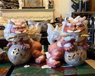Lot #147 - $50 - Pair of Ceramic Foo Dogs / Temple Lions (13.25" H)