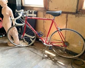 Lot #264 - $150 - Miyata Bicycle / Bike