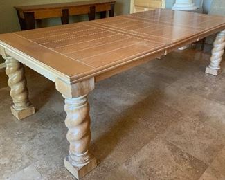 Lexington Washed Tuscan Dining room table w/ 8 chairs	TABLE: 31x45.5x78-102 Chair: 45x22x25in	HxWxD	PT100
