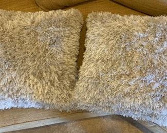 2pc fluffy Shag throw pillows	22x22		PT115