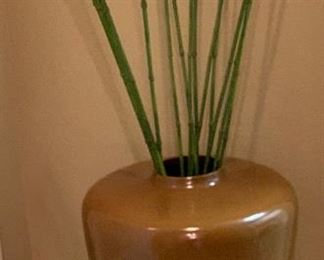 Lg Ceramic Floor Vase w/ BAmboo	22x16.5in Diameter		PT137