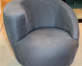 #1 Vladimir Kagan Nautilus Swivel Lounge Chair	28x35x35in	HxWxD	PT145