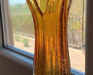 Bubble Glass Pedal Swing Vase	17x9.5x9.5in	HxWxD	PT157