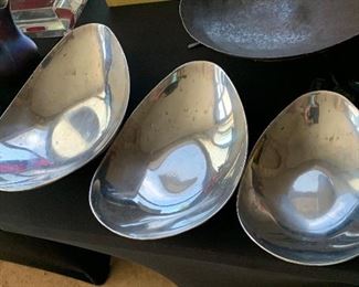 3pc Metal Decorative Bowl Set	12inx8.75 (largest)		PT181