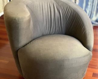 #3 Vladimir Kagan Nautilus Swivel Lounge Chair	28x35x35in	HxWxD	PT184