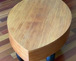 Teak Pointed Oval Coffee Table	15.5x37.5x23.5in	HxWxD	PT185