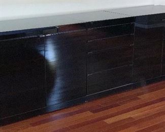 Black Contemporary Glass Dresser/Media Center	32x98x20.5in	HxWxD	PT191