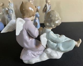 LLADRO, Angels w/Brush, "Angel Care" #5727, Porcelain Figurine	7x4x5 inches		D714-1