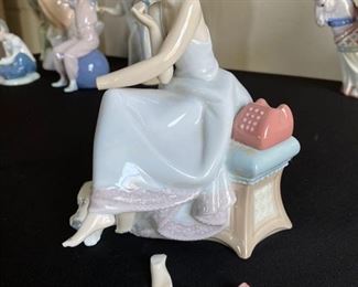 1988 LLadro #5466 CHIT CHAT Girl on Phone, Dalmatian, Retired, As/is	6x5x8 inches		D714-5