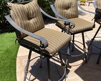 Heavy iron/ steel swivel high outdoor bar chairs	24x23x49 inches		D714-29