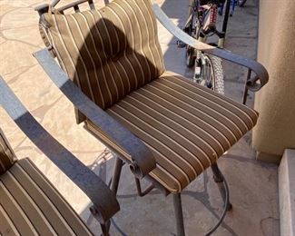 Heavy iron/ steel swivel high outdoor bar chairs	24x23x49 inches		D714-29