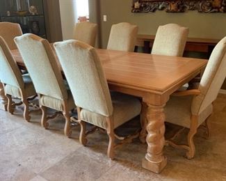 AS-IS Lexington Washed Tuscan Dining room table w/ 8 chairs	TABLE: 31x45.5x78-102 Chair: 45x22x25in	HxWxD	PT100