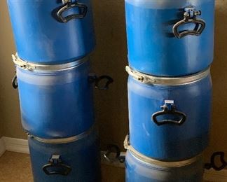 Lot of 6 water tight containers	12.5in H x 12in Diameter		PT276