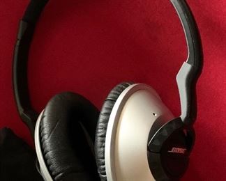 Bose Wired Headphones			PT285