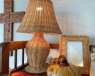 Natural wicker table lamp and pix frame