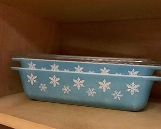 Blue snowflake Pryex baking dishes
