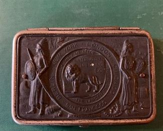 Tailor's Union pin box