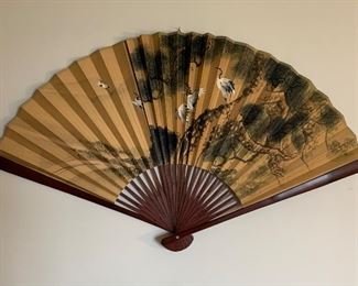 Very large wall fan with cranes