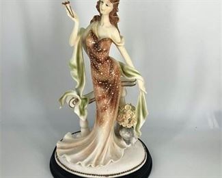 Lot 001
Lady Figurine Statuette