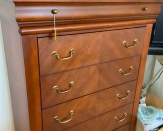 Top drawers have very nice felt lined drawers to keep your items from sliding