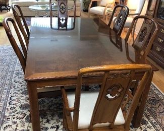 Thomasville Dining Set includes table, 6 chairs , 2 leaves, table pads and china cabinet $900 obo