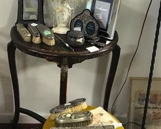 Demi-lune table & metal piano stool