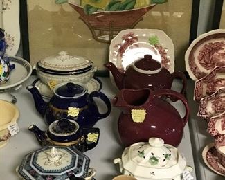 Tea pots & small tureens