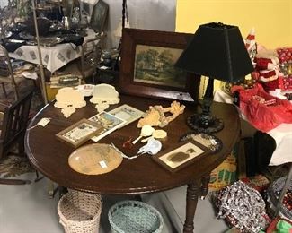 Round drop leaf oak table