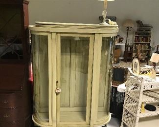 China cabinet w/curved glass