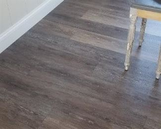 Fabulous floor - easy to remove and nearly new!