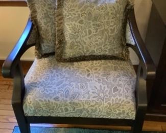 Very sturdy accent chair 