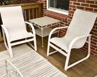 Quality Lloyd & Bridges deck chairs & table