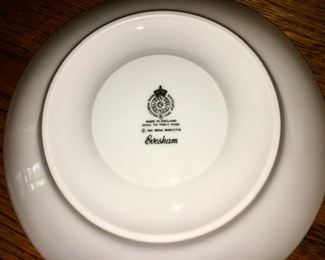 Royal Worcester ‘Evesham’ dinnerware 