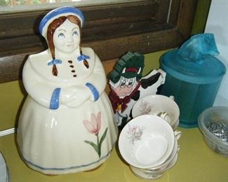 Vintage cookie jar 