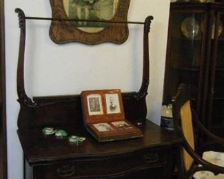 Walsh stand with towel bar 