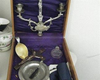 A traveling set in great condition 